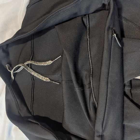 3/4 length adidas leggings - Picture 3 of 3